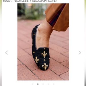 byPaige Women’s Needlepoint Loafer Fleur De Lis, size 8, black